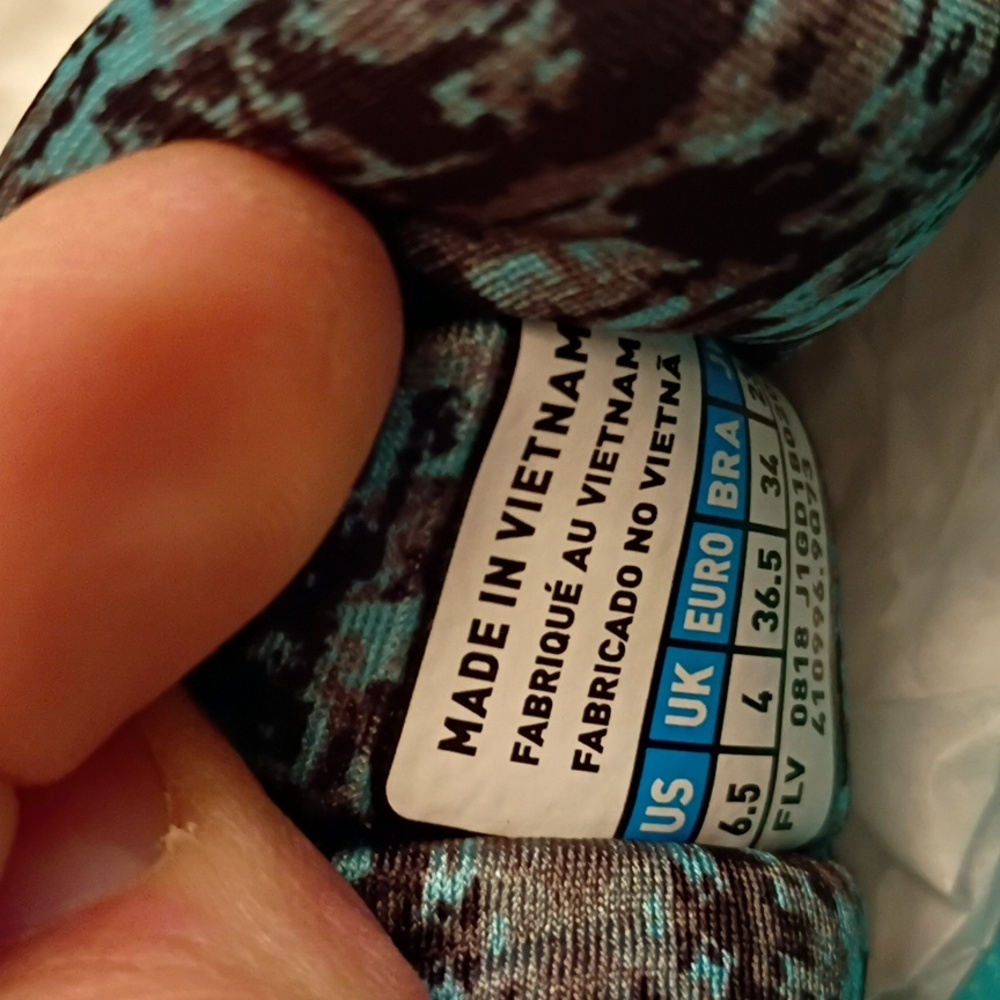 Mizuno Wave Sky 2 Women's Sz 6.5 Running Shoes ๐ ๐ - Picture 9 of 12